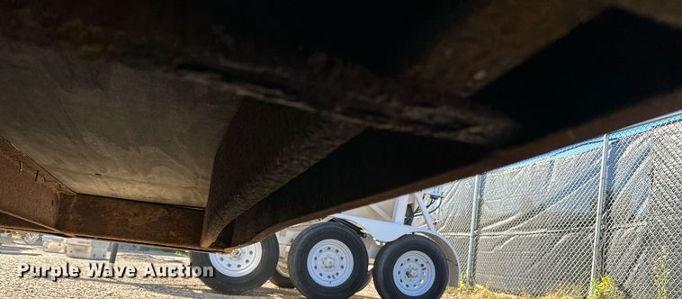 image for item EN2554 2009 Royal Cargo enclosed cargo trailer