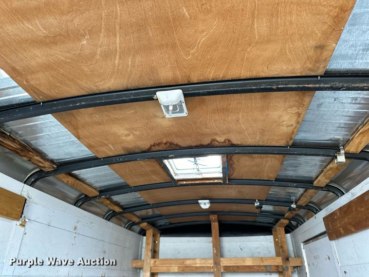 image for item EN2554 2009 Royal Cargo enclosed cargo trailer