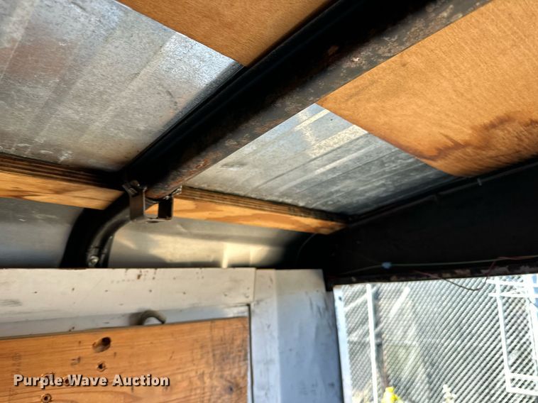 image for item EN2554 2009 Royal Cargo enclosed cargo trailer