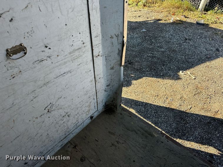 image for item EN2554 2009 Royal Cargo enclosed cargo trailer