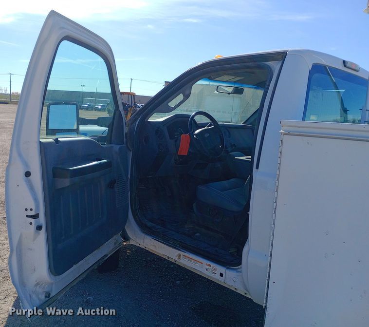 image for item EN8556 2012 Ford F550 Super Duty XL utility / service truck