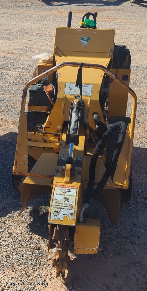 image for item EQ2497 2013 Vermeer SC30TX stump grinder