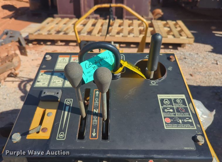 image for item EQ2497 2013 Vermeer SC30TX stump grinder