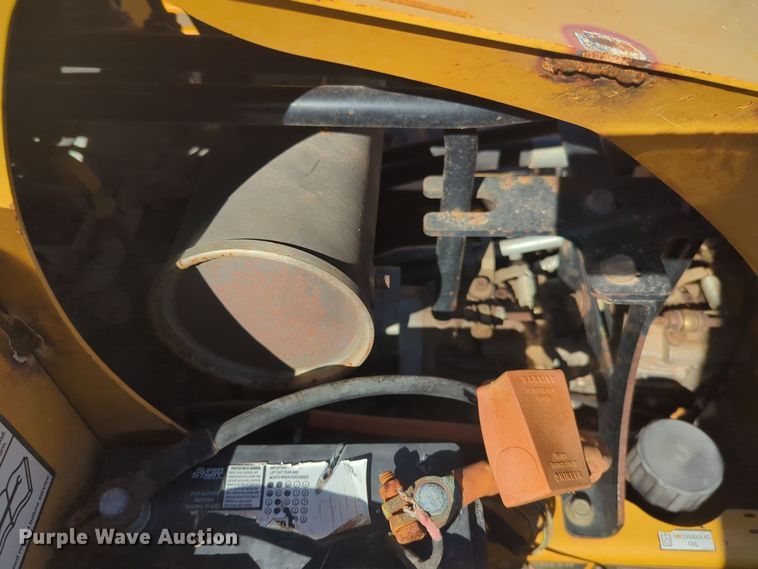 image for item EQ2497 2013 Vermeer SC30TX stump grinder