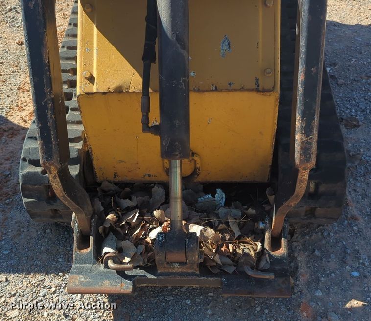 image for item EQ2499 2013 Vermeer S650TX compact utility loader