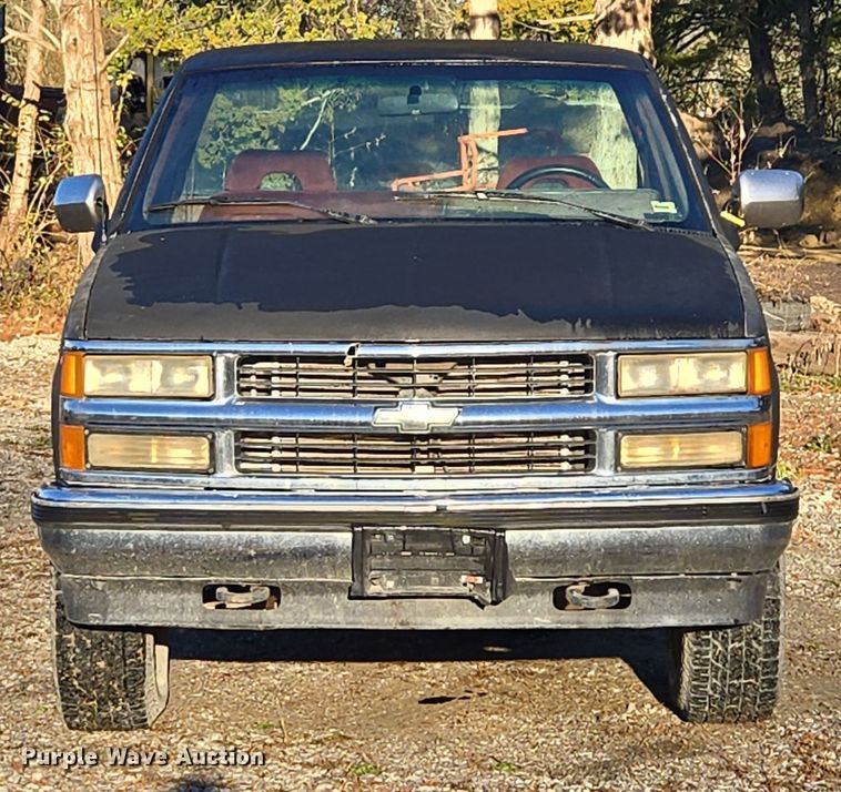 image for item EQ3573 1994 Chevrolet  K1500 pickup truck