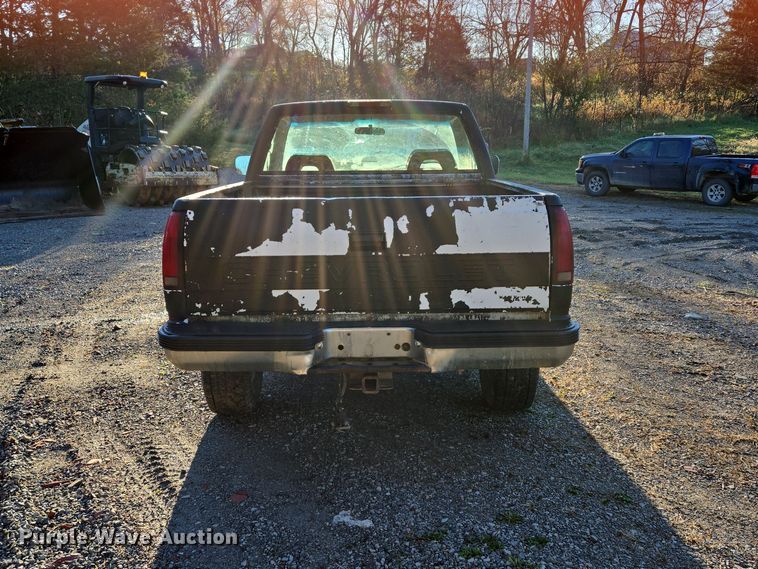 image for item EQ3573 1994 Chevrolet  K1500 pickup truck