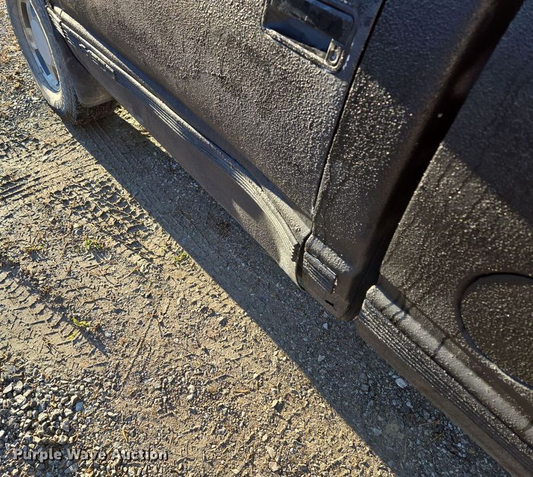 image for item EQ3573 1994 Chevrolet  K1500 pickup truck