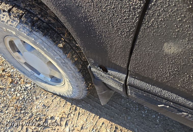 image for item EQ3573 1994 Chevrolet  K1500 pickup truck