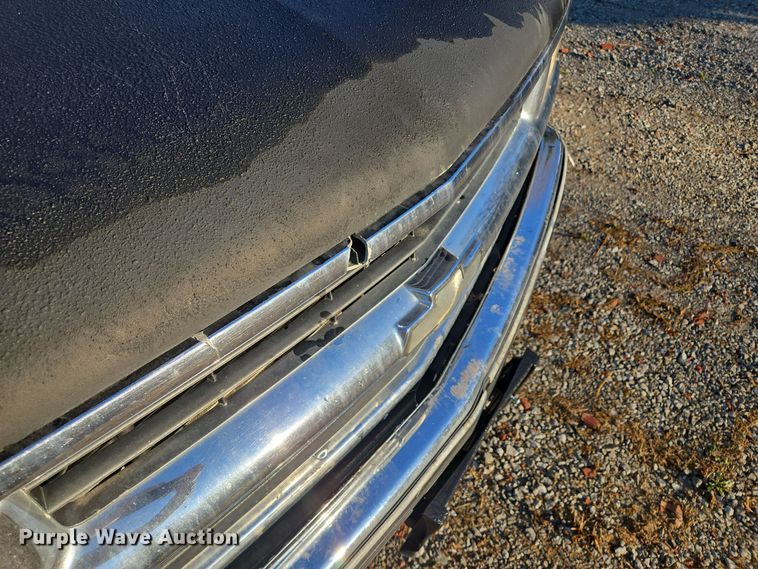 image for item EQ3573 1994 Chevrolet  K1500 pickup truck