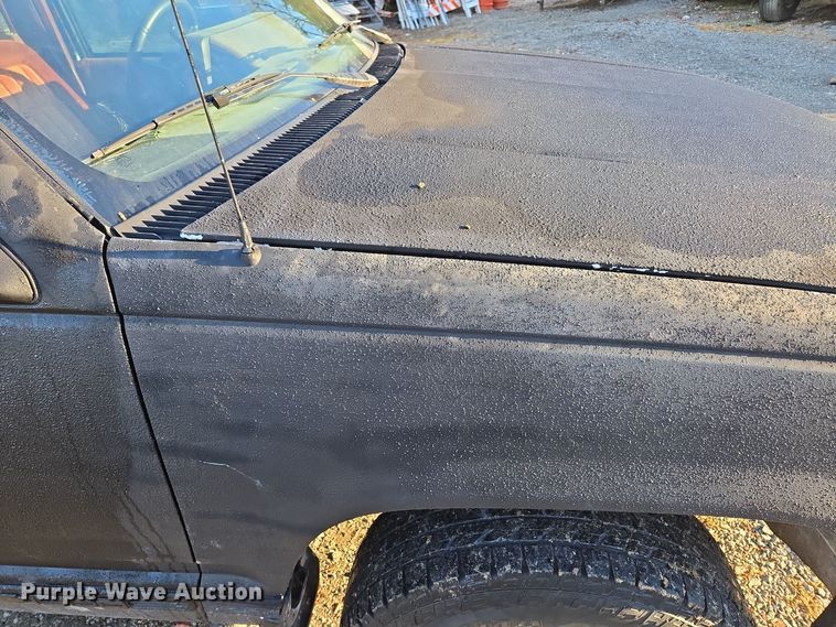 image for item EQ3573 1994 Chevrolet  K1500 pickup truck