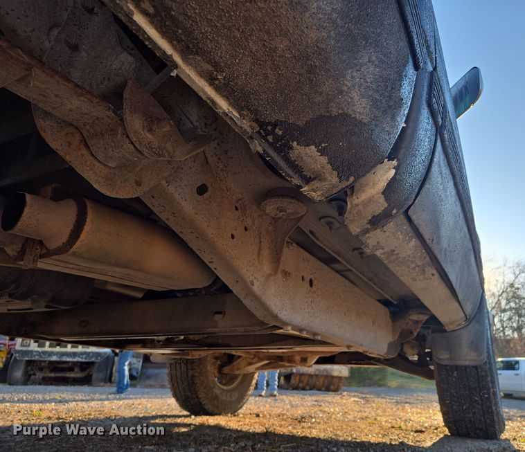 image for item EQ3573 1994 Chevrolet  K1500 pickup truck