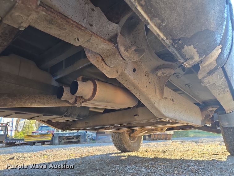 image for item EQ3573 1994 Chevrolet  K1500 pickup truck