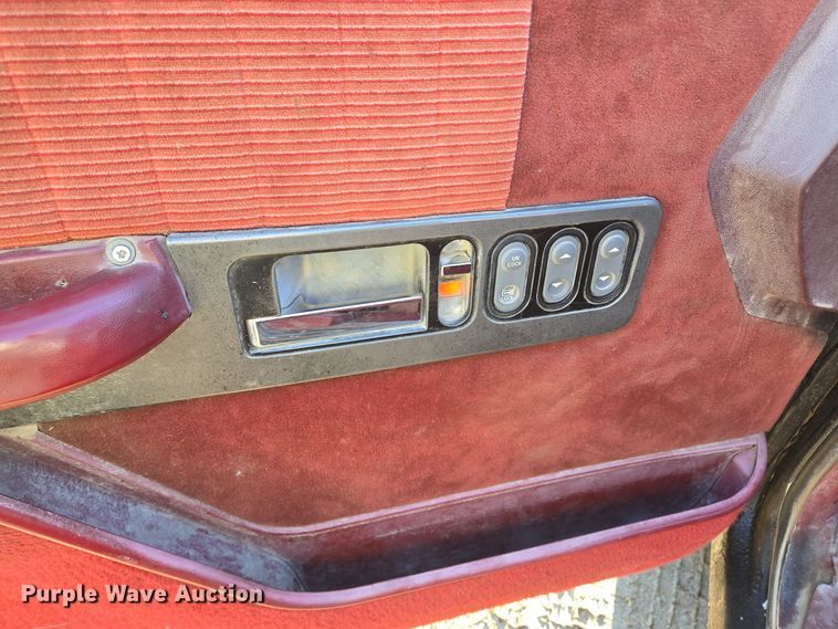 image for item EQ3573 1994 Chevrolet  K1500 pickup truck