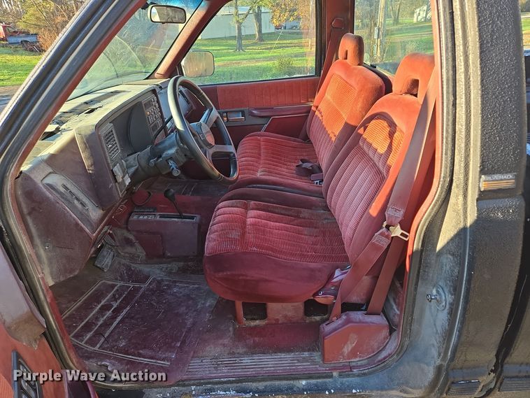 image for item EQ3573 1994 Chevrolet  K1500 pickup truck