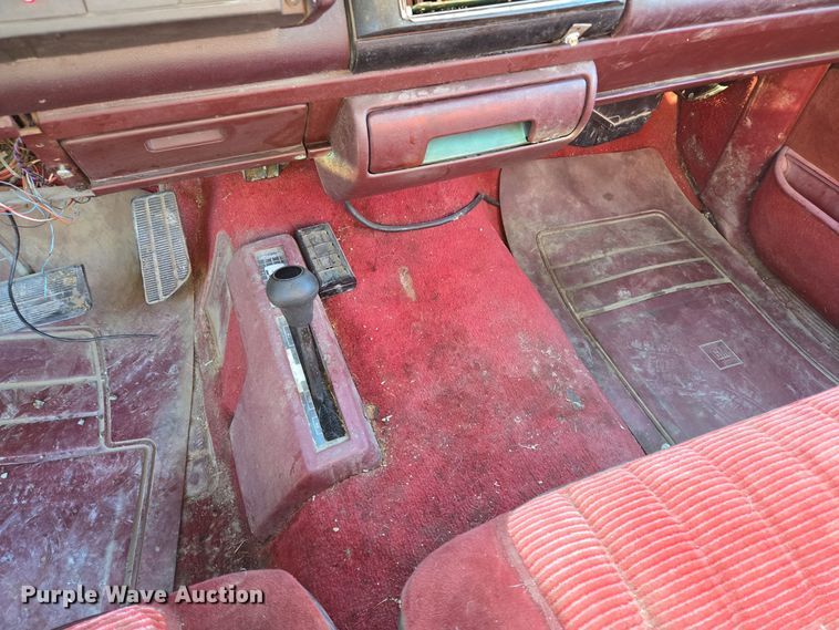 image for item EQ3573 1994 Chevrolet  K1500 pickup truck