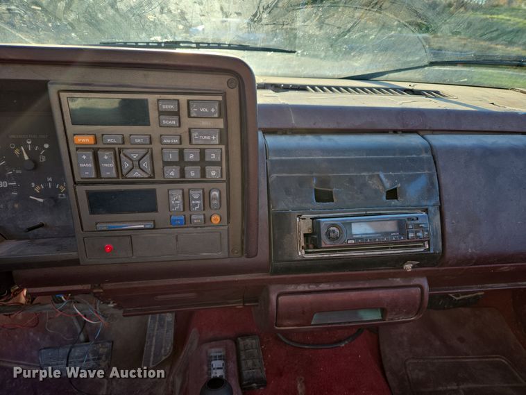 image for item EQ3573 1994 Chevrolet  K1500 pickup truck