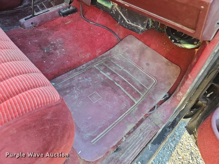 image for item EQ3573 1994 Chevrolet  K1500 pickup truck