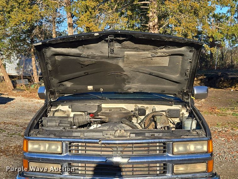 image for item EQ3573 1994 Chevrolet  K1500 pickup truck