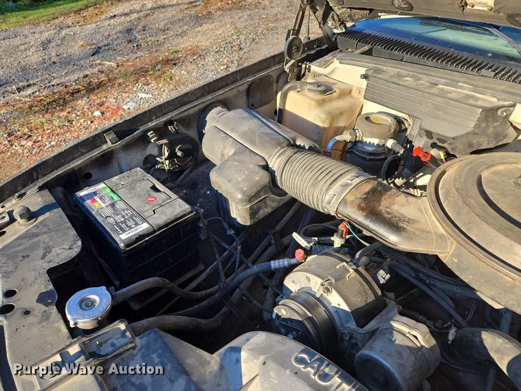 image for item EQ3573 1994 Chevrolet  K1500 pickup truck