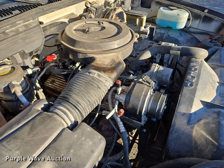 image for item EQ3573 1994 Chevrolet  K1500 pickup truck