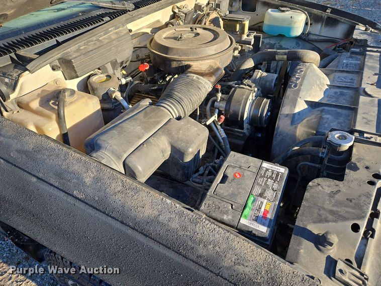 image for item EQ3573 1994 Chevrolet  K1500 pickup truck