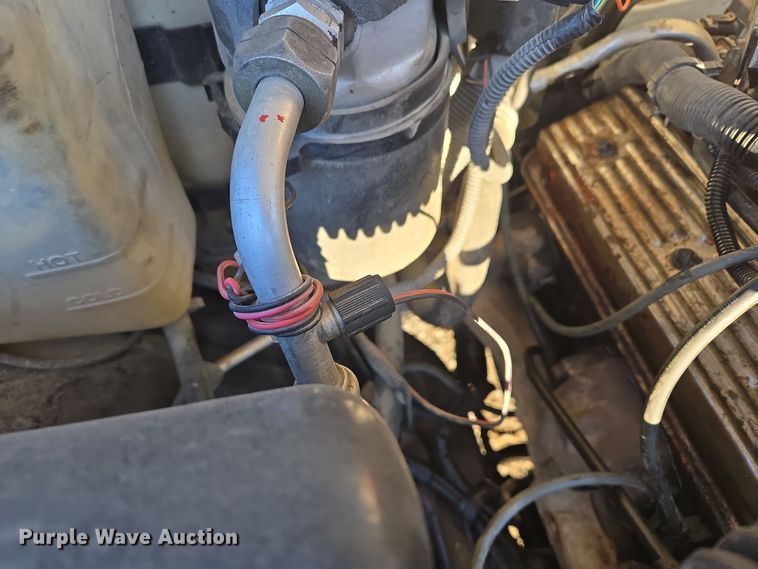 image for item EQ3573 1994 Chevrolet  K1500 pickup truck