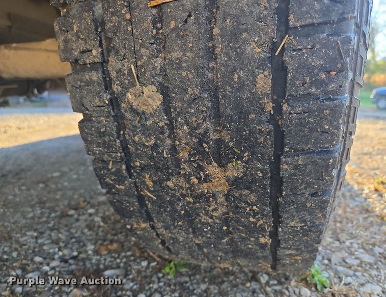 image for item EQ3573 1994 Chevrolet  K1500 pickup truck