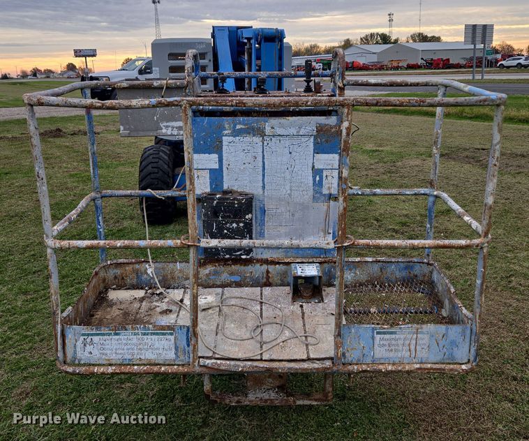 image for item EQ3593 1996 Genie  Z-45/22 boom lift