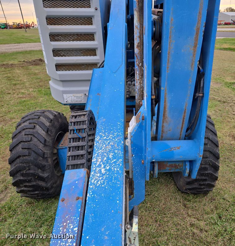 image for item EQ3593 1996 Genie  Z-45/22 boom lift