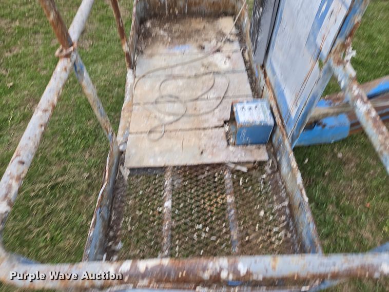 image for item EQ3593 1996 Genie  Z-45/22 boom lift