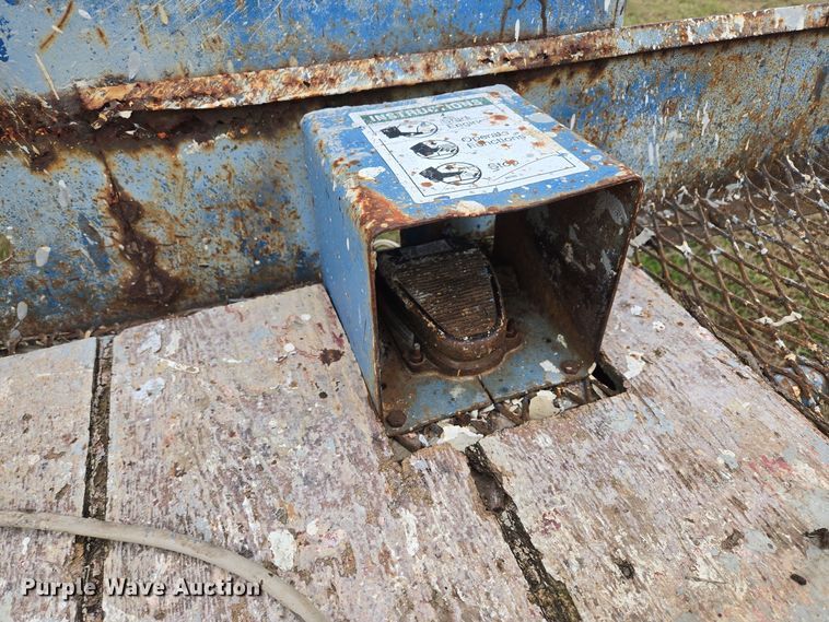 image for item EQ3593 1996 Genie  Z-45/22 boom lift