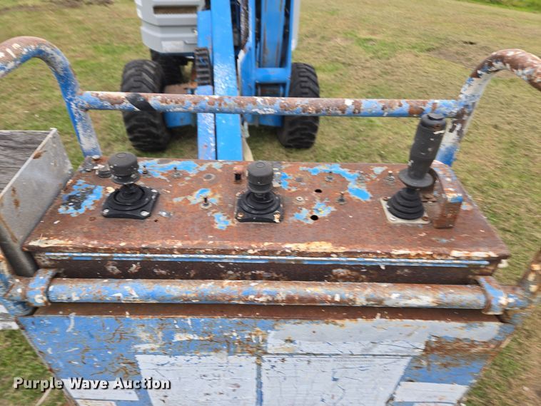 image for item EQ3593 1996 Genie  Z-45/22 boom lift