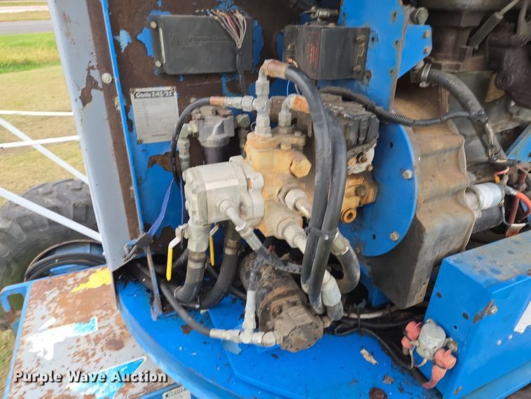 image for item EQ3593 1996 Genie  Z-45/22 boom lift