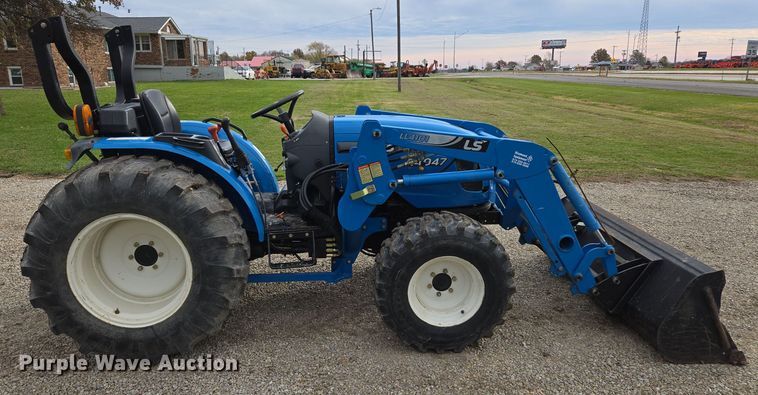 image for item EQ3596 Leading Solution  R4047 MFWD tractor