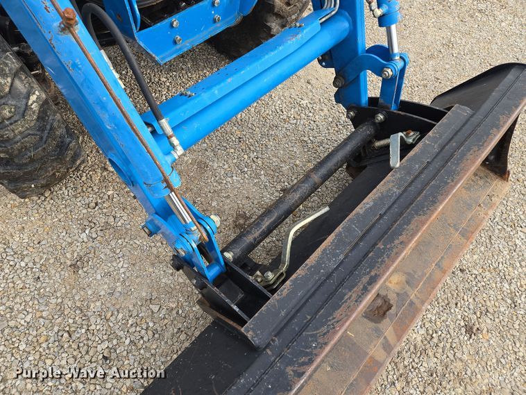 image for item EQ3596 Leading Solution  R4047 MFWD tractor