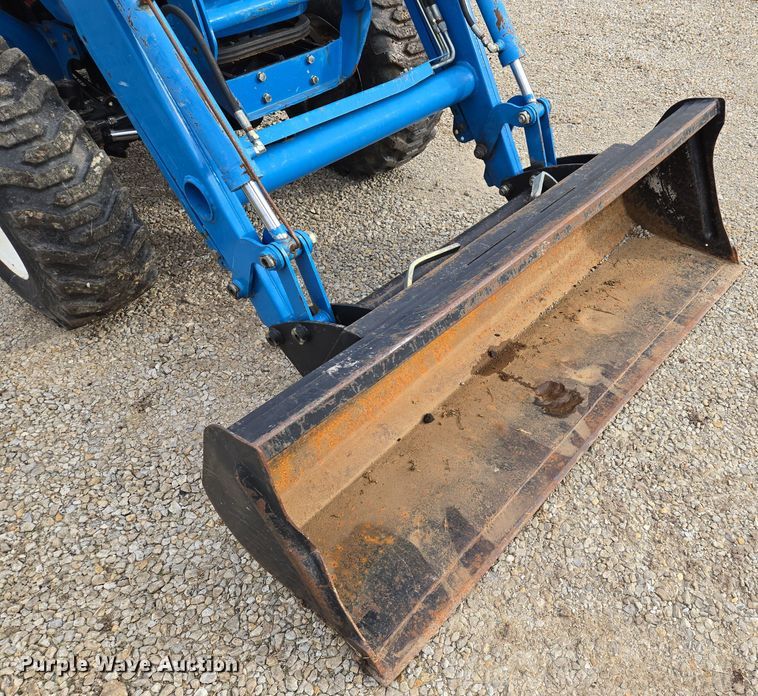 image for item EQ3596 Leading Solution  R4047 MFWD tractor