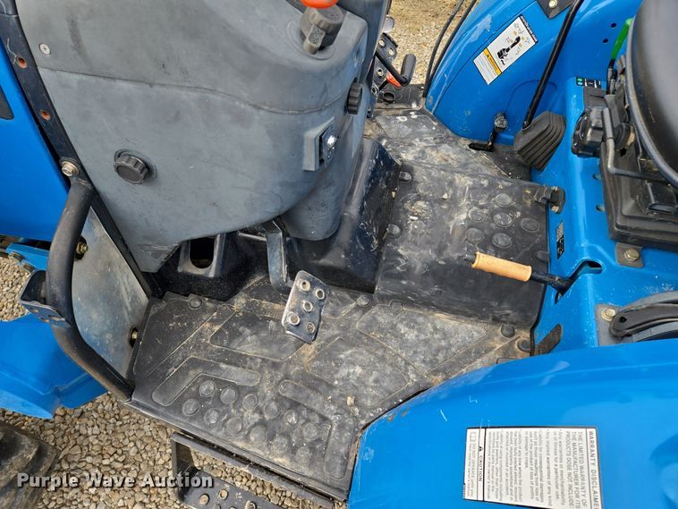 image for item EQ3596 Leading Solution  R4047 MFWD tractor