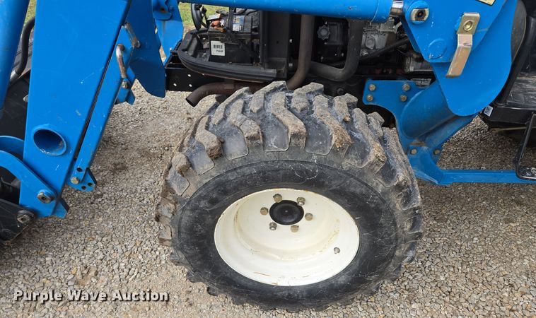 image for item EQ3596 Leading Solution  R4047 MFWD tractor