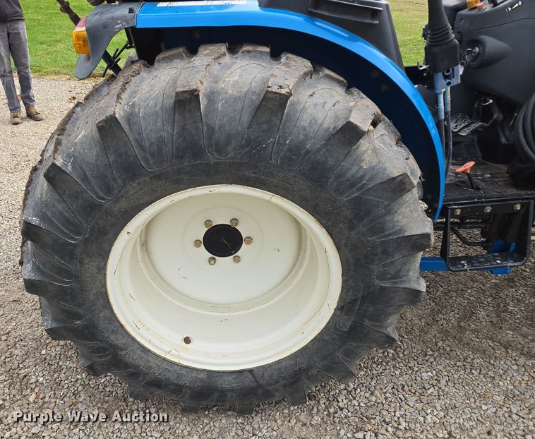 image for item EQ3596 Leading Solution  R4047 MFWD tractor