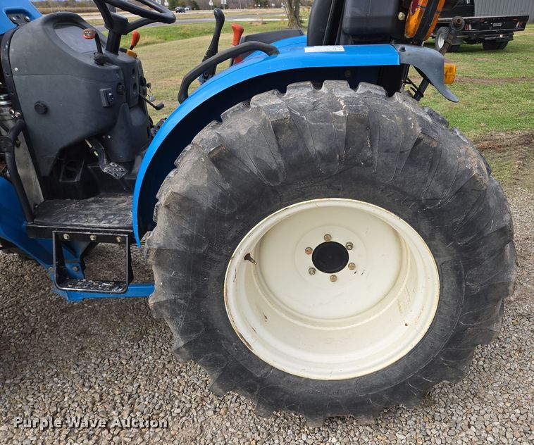 image for item EQ3596 Leading Solution  R4047 MFWD tractor