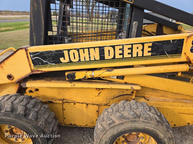 image for item EQ3598 1997 John Deere  8875 skid steer loader