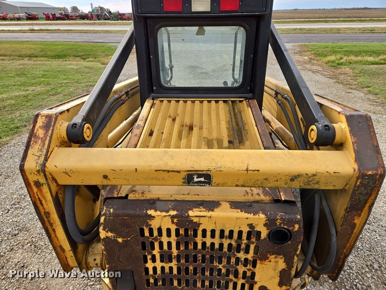 image for item EQ3598 1997 John Deere  8875 skid steer loader