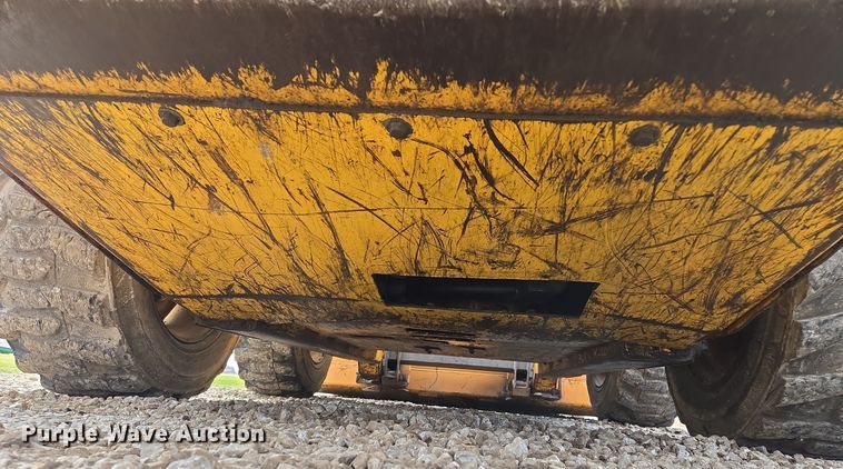 image for item EQ3598 1997 John Deere  8875 skid steer loader