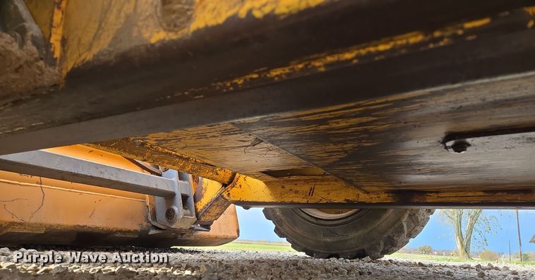 image for item EQ3598 1997 John Deere  8875 skid steer loader