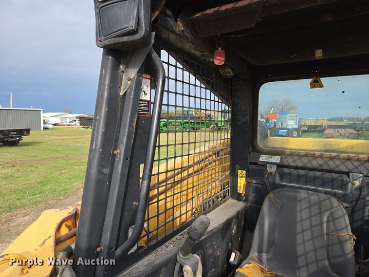 image for item EQ3598 1997 John Deere  8875 skid steer loader