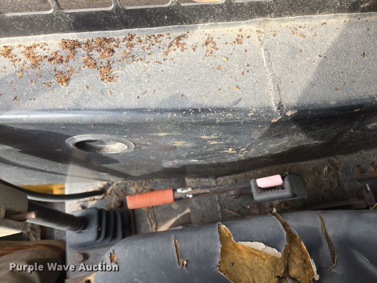 image for item EQ3598 1997 John Deere  8875 skid steer loader