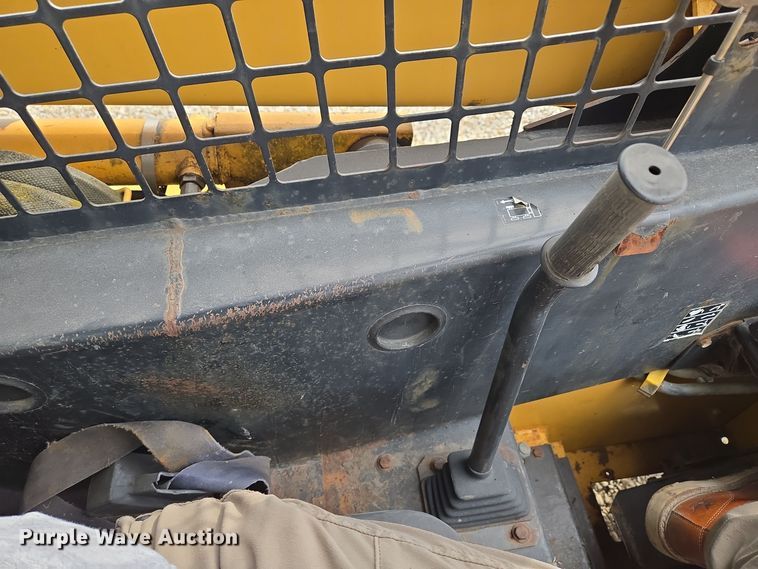 image for item EQ3598 1997 John Deere  8875 skid steer loader