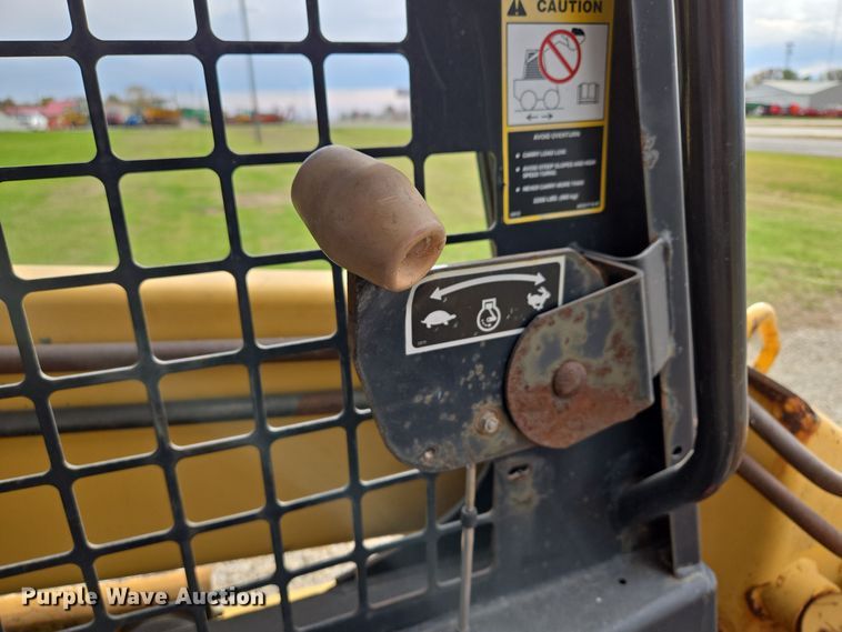 image for item EQ3598 1997 John Deere  8875 skid steer loader