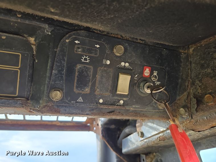 image for item EQ3598 1997 John Deere  8875 skid steer loader